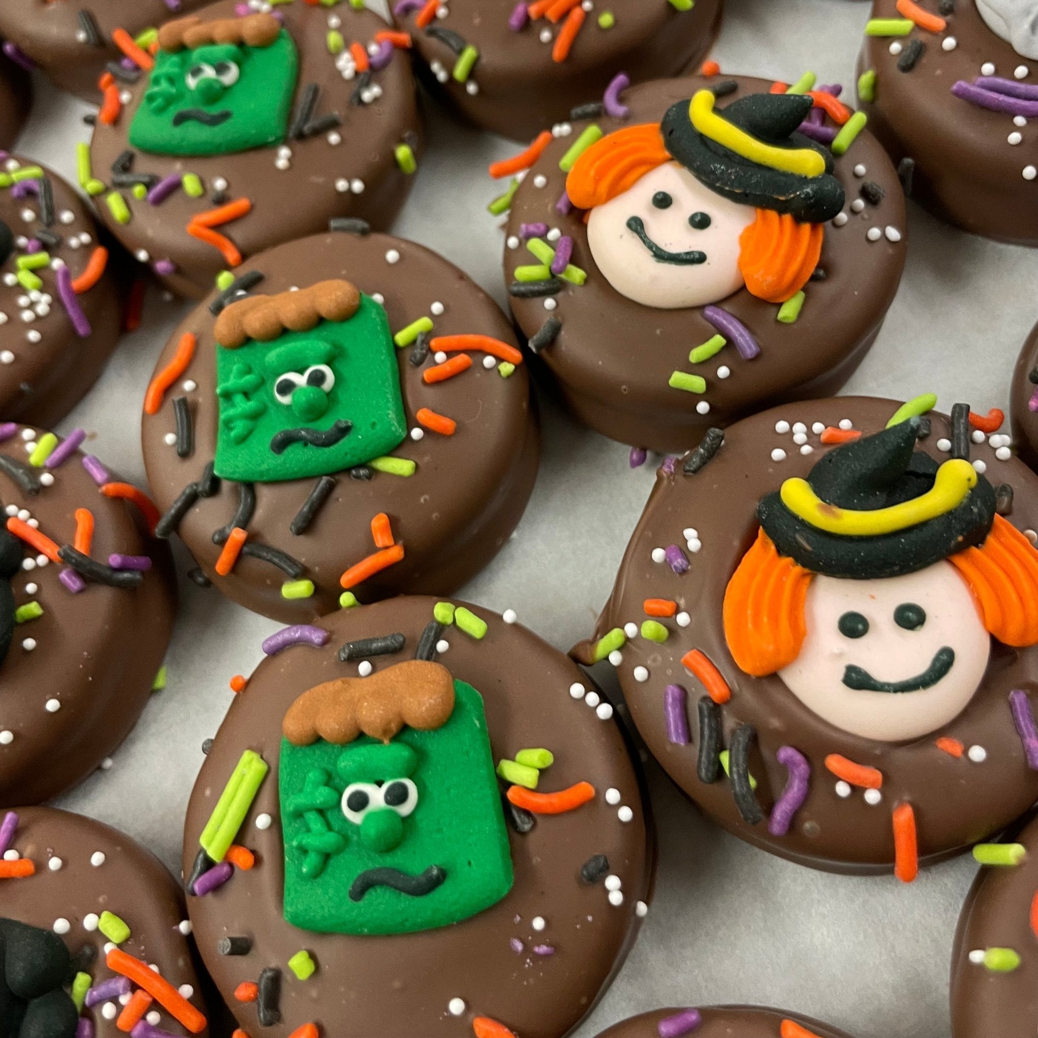 Halloween Chocolate Covered Oreos - Nandy&
