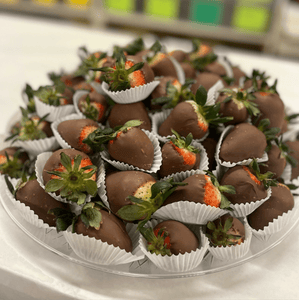 Chocolate Dipped Strawberries Trays - Nandy's CandyChocolate Dipped Strawberries Trays