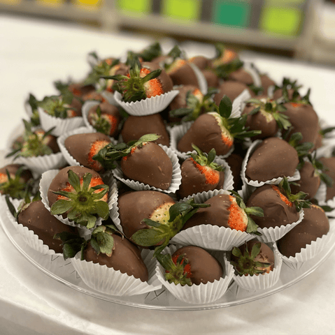 Chocolate Dipped Strawberries Trays - Nandy's CandyChocolate Dipped Strawberries Trays