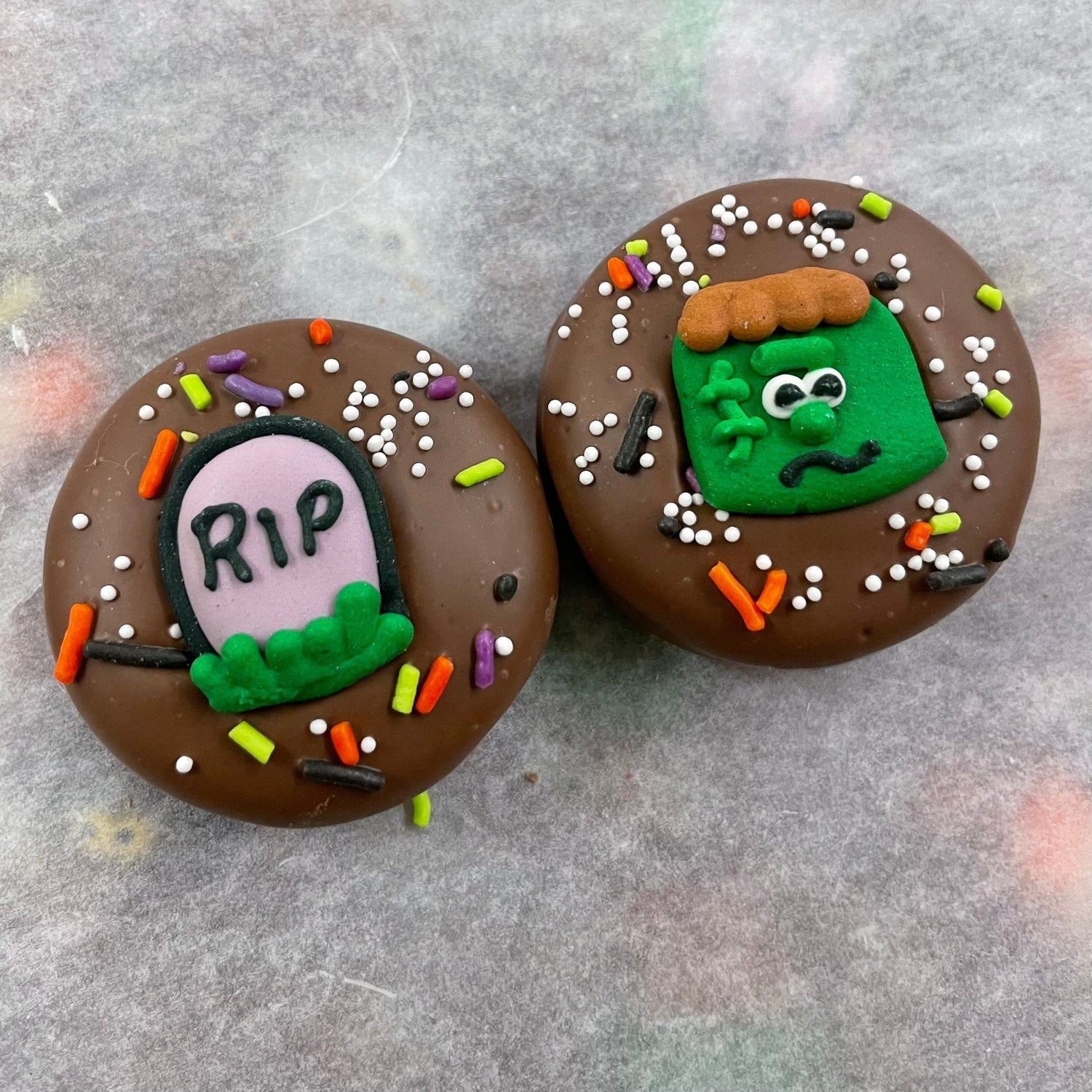 Halloween Chocolate Covered Oreos - Nandy&